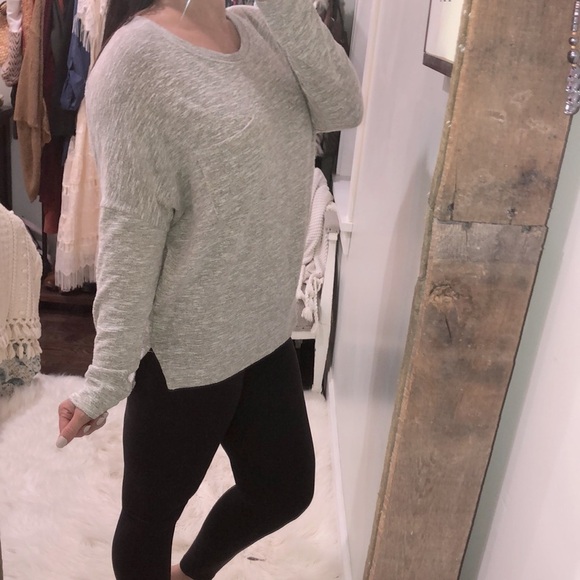 Umgee small sweater - Picture 2 of 6